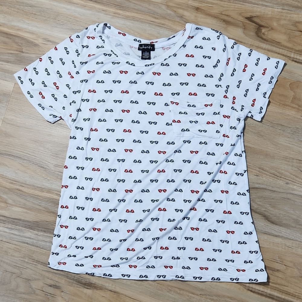 🔹️Justify White Sunglasses Print Short Sleeve Top Medium
